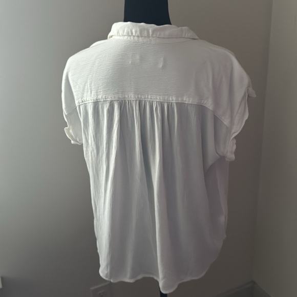 LOFT Petites white Gauzy short sleeves 1/4 button top casual blouse Sz MP - Picture 3 of 6